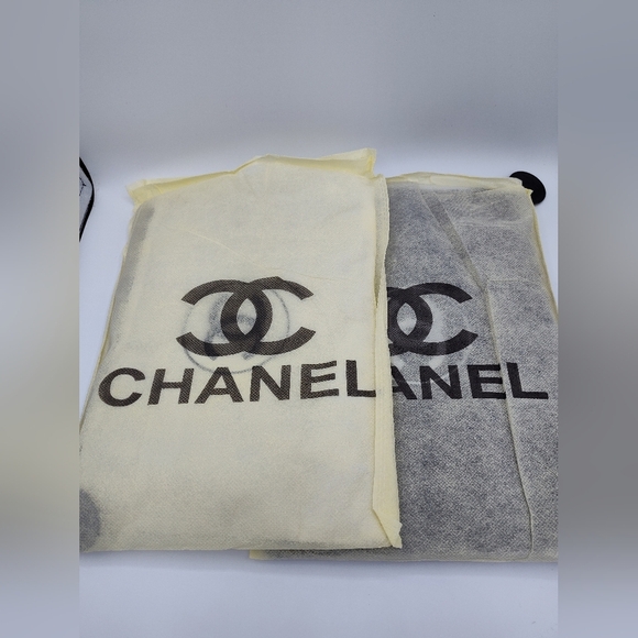 AUTHENTIC CHANEL Cosmetic Pouch Set Black & White w/ Dust Bags & Tags SET - Picture 4 of 5